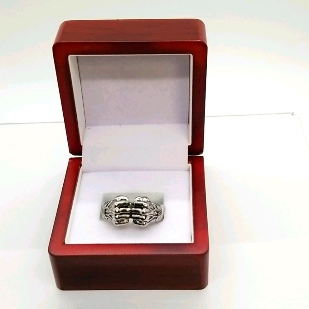 Mans ring